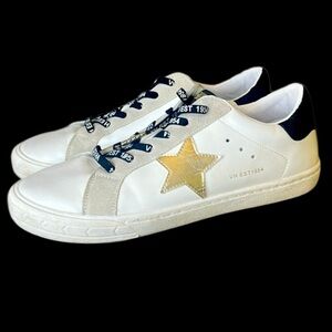 Vintage Havana ladies sneakers very good condition size 9 gray suede and leather